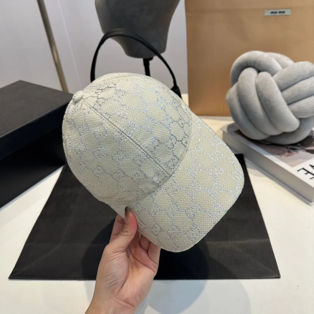 P70 Gucci baseball cap♥️GUCCI🧢New product from the official website, baseball cap, original quality, very popular 🔥🎩 The craftsmanship is very exquisite, high-end and classy! Low-key luxury, easy to carry! Running volume!