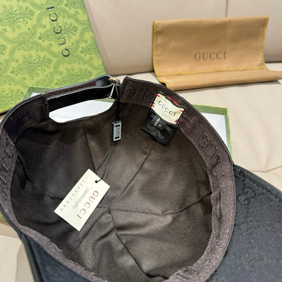 p90, Gucci (Gucci) original baseball cap, little bee embroidery, 1:1 mold customization, heavy embroidery, details comparable to counters, original canvas + first-layer cowhide, pure cotton lining, great quality! The first choice for handsome men and beautiful women, fashionable and versatile. Basic head circumference 56, adjustable patch