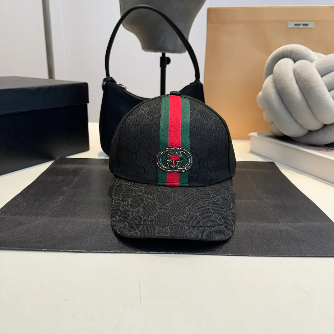 P50 Gucci (Gucci) classic original baseball cap, the highest version, light and breathable! Photographed in real life, suitable for men and women in all seasons, basic head circumference 58cm, adjustable patches. hat