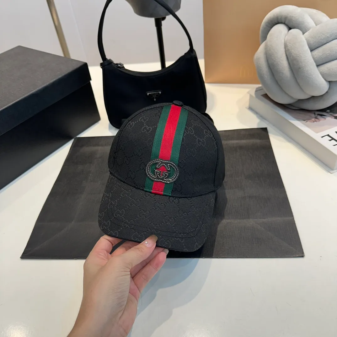 P50 Gucci (Gucci) classic original baseball cap, the highest version, light and breathable! Photographed in real life, suitable for men and women in all seasons, basic head circumference 58cm, adjustable patches. hat