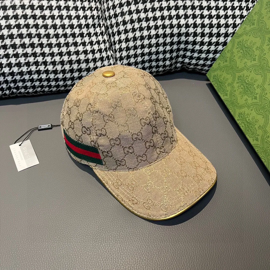 🉐️90, Gucci (Gucci) classic original baseball cap😍😍gold logo. 1:1 mold opening and customization at the counter, the highest version, original canvas + first-layer cowhide, pure cotton lining, light and breathable! Photographed in real life, suitable for men and women in all seasons, basic head circumference 56cm, adjustable patches.
