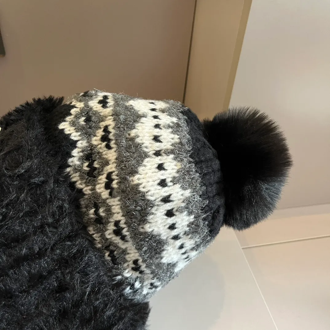 💰110¥ Gucci new knitted ear hat, head circumference 57cm