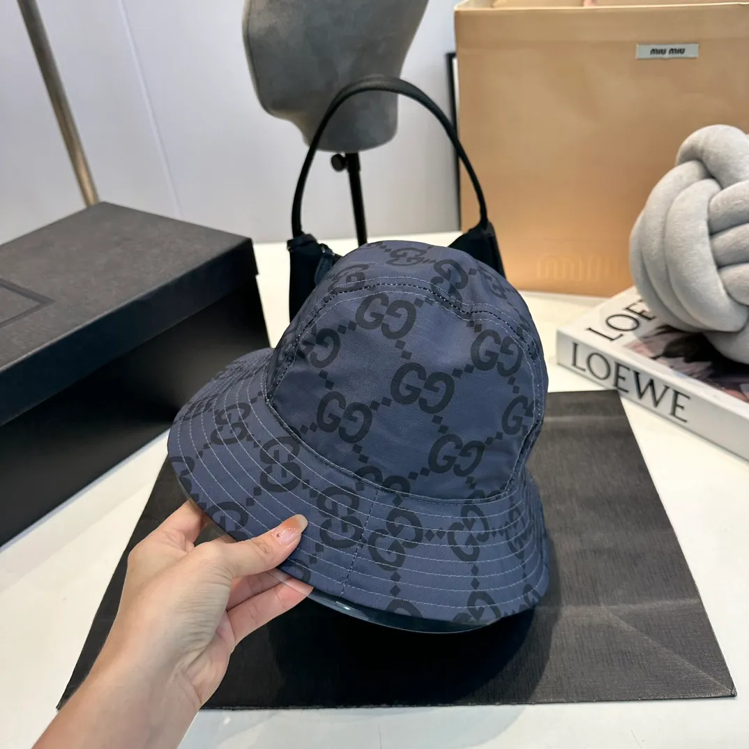 P50 GUCCI bucket hat, a new product from the official website, the original quality of the fisherman hat is very popular 🔥🎩 The craftsmanship is very exquisite, high-end and classy! Low-key luxury, easy to carry! Running volume!