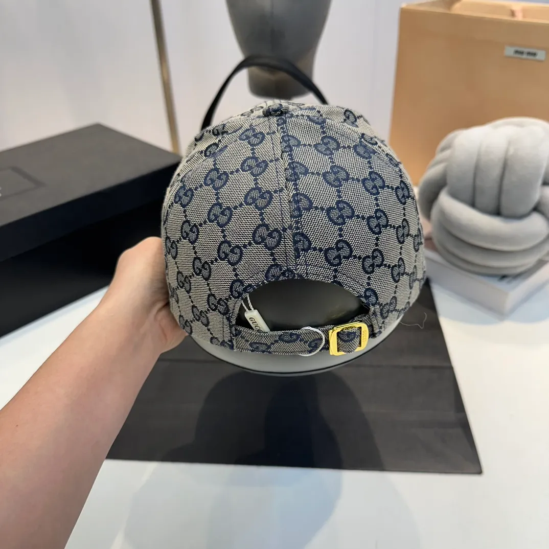 P54 Gucci Baseball Cap♥️GUCCI🧢New product from the official website, baseball cap, original quality, very popular 🔥🎩The craftsmanship is very exquisite, high-end and classy! Low-key luxury, easy to carry!