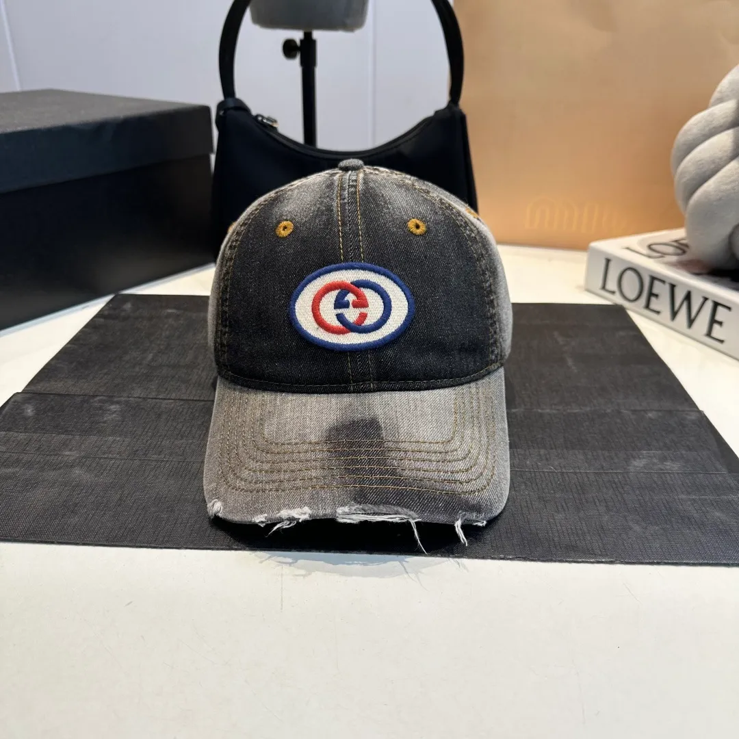 P60 Gucci Baseball Cap♥️GUCCI🧢New product from the official website, baseball cap, original quality, very popular 🔥🎩 The craftsmanship is very exquisite, high-end and classy! Low-key luxury, easy to carry! Running volume!