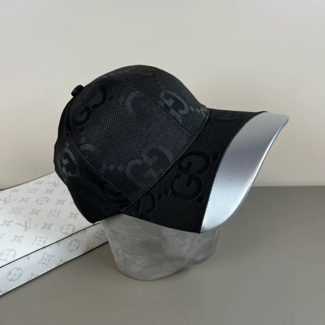 P56💰Gucci Baseball Cap♥️GUCCI🧢Official website new product, baseball cap, original quality, hot arrival 🔥🎩 The craftsmanship is very exquisite, high-end and classy! Low-key luxury, easy to carry! Running volume!