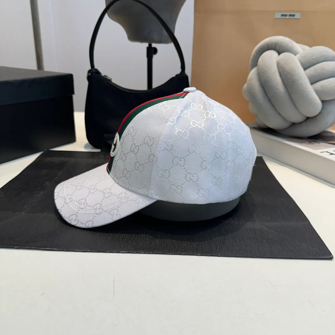 P50 Gucci (Gucci) classic original baseball cap, the highest version, light and breathable! Photographed in real life, suitable for men and women in all seasons, basic head circumference 58cm, adjustable patches. hat