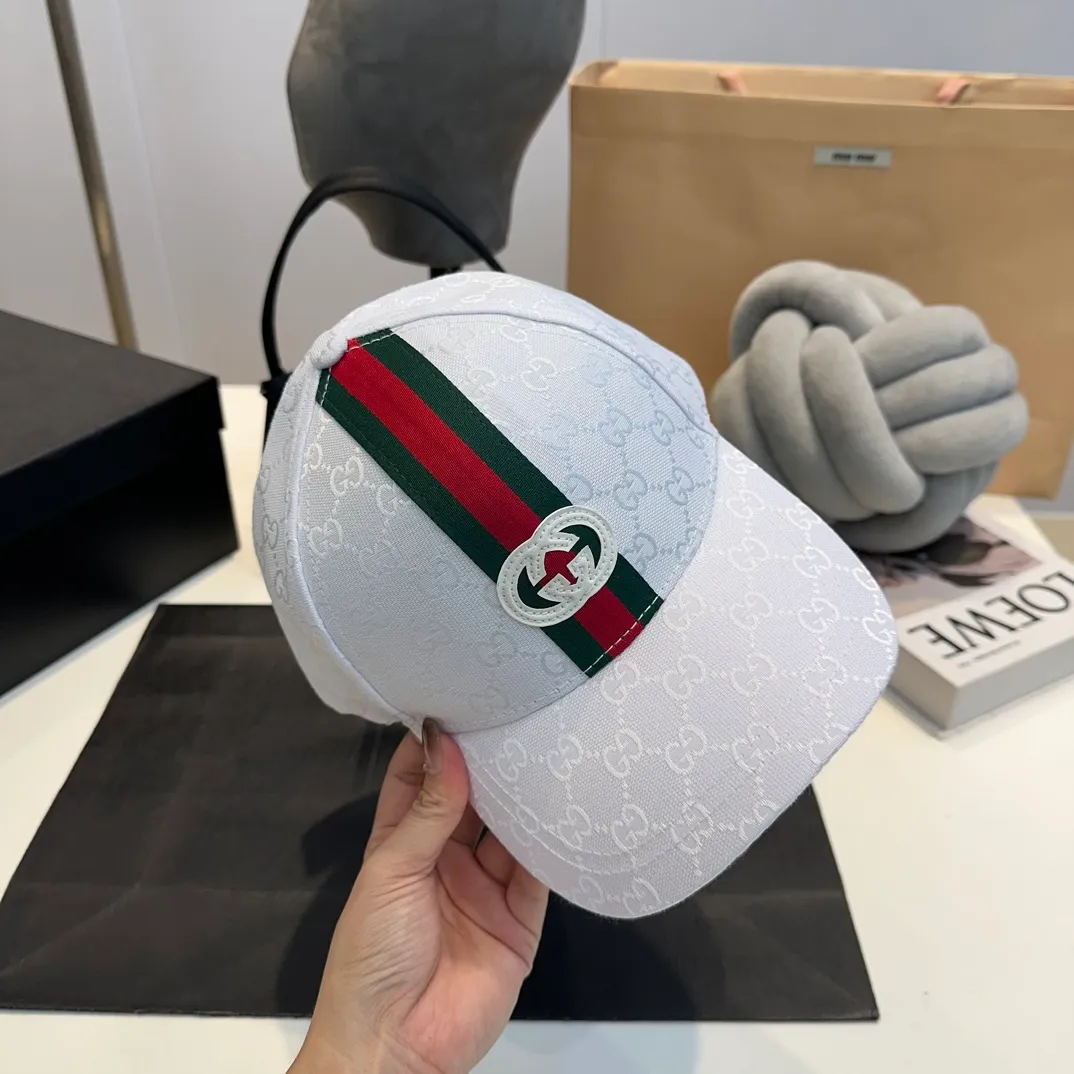 P50 Gucci (Gucci) classic original baseball cap, the highest version, light and breathable! Photographed in real life, suitable for men and women in all seasons, basic head circumference 58cm, adjustable patches. hat