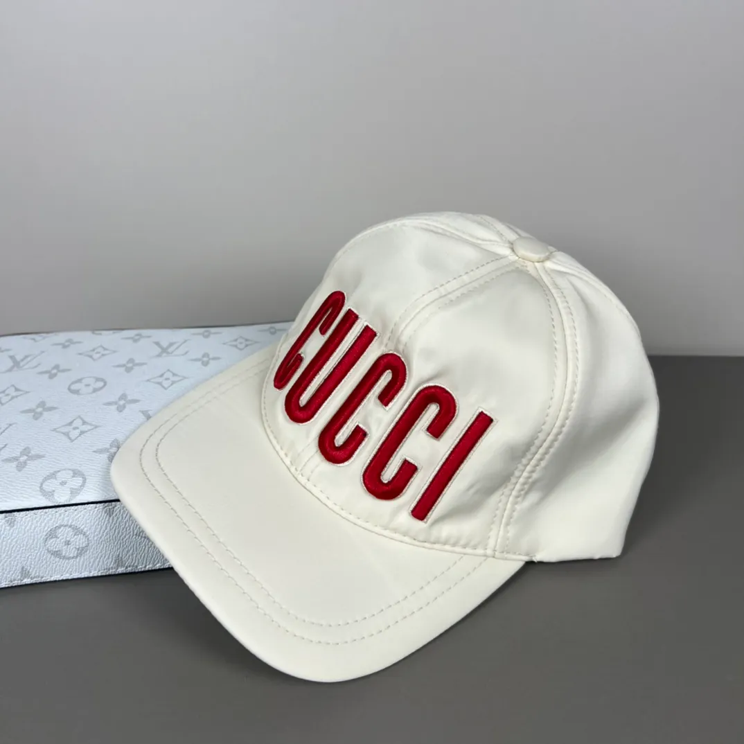 P46💰Gucci Baseball Cap♥️GUCCI🧢Official website new product, baseball cap, original quality, hot arrival 🔥🎩 The craftsmanship is very exquisite, high-end and classy! Low-key luxury, easy to carry! Running volume!