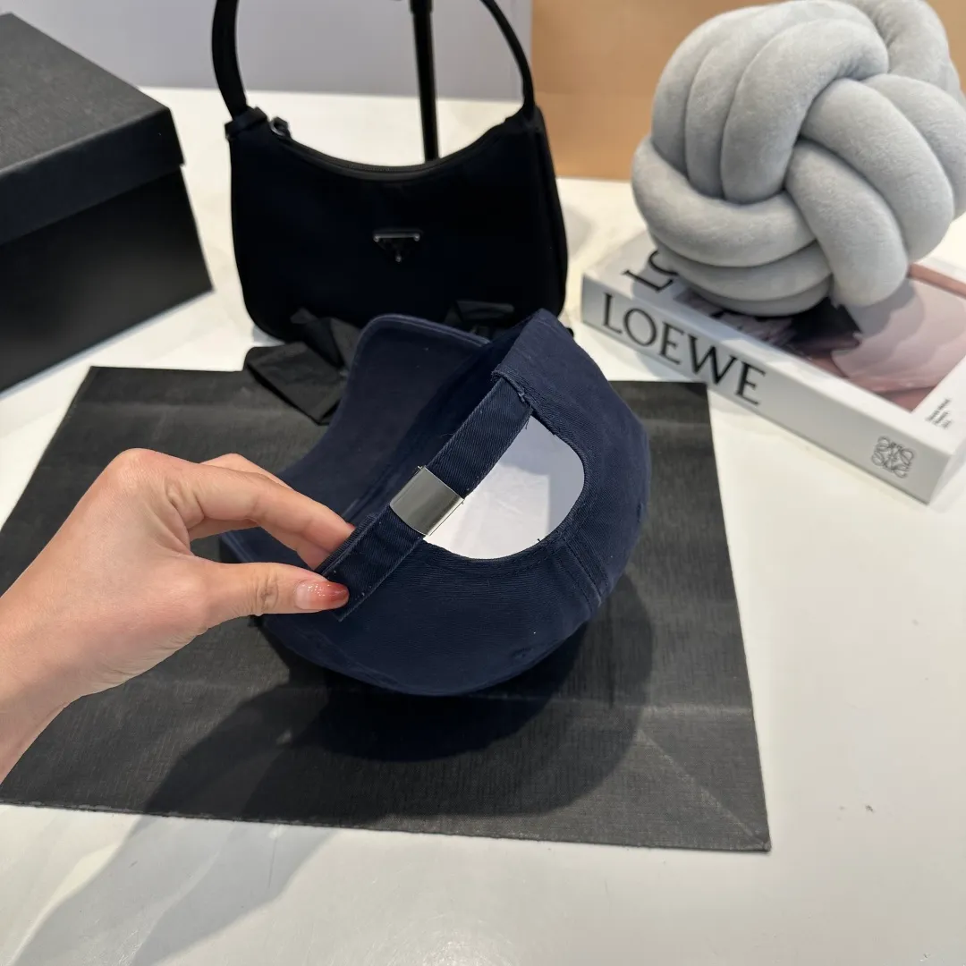 P60 Gucci Baseball Cap GUCCI official website new product, baseball cap, original quality, very popular 🔥The craftsmanship is very exquisite, high-end and classy! Low-key luxury, easy to carry! Running volume