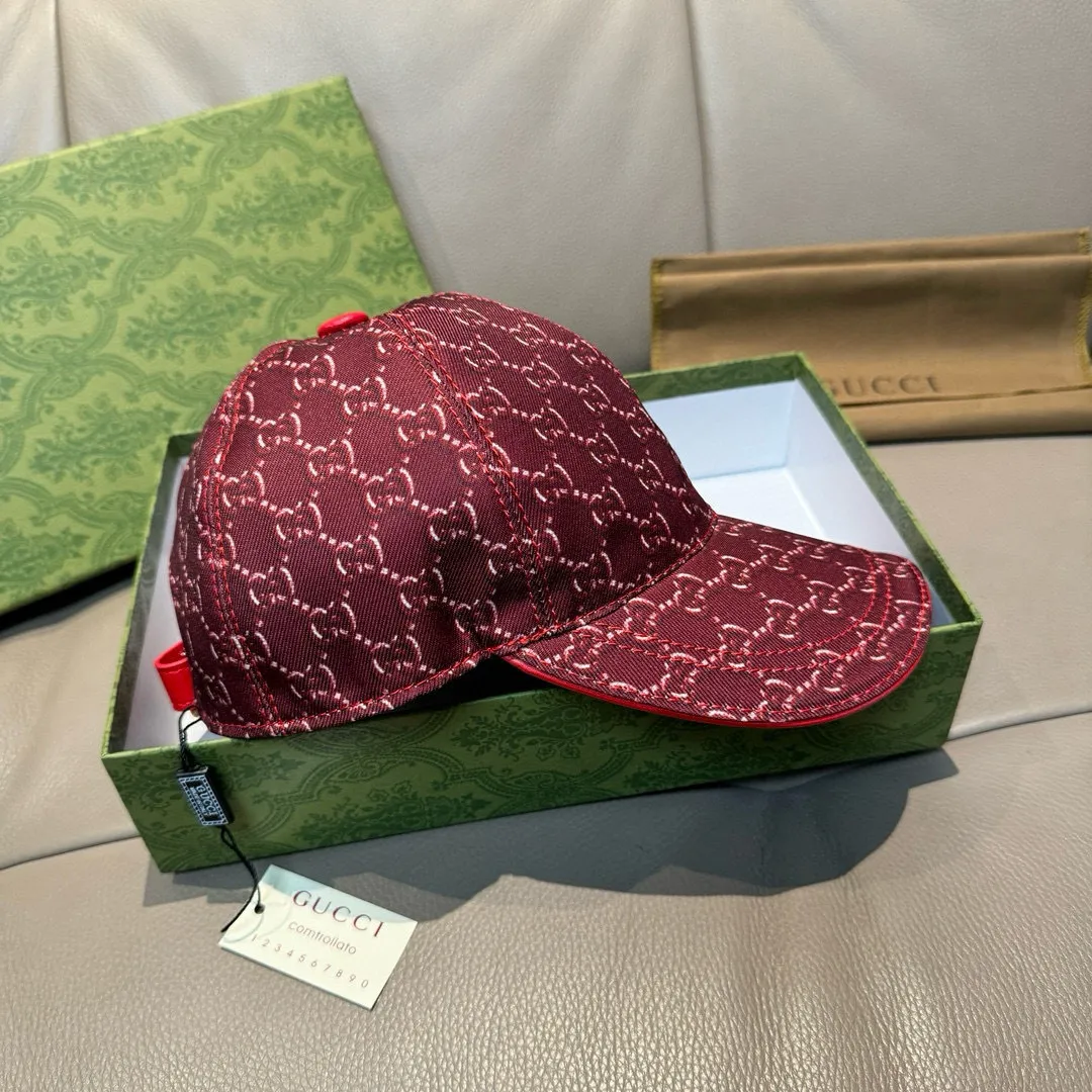 p90, Gucci (Gucci) new original baseball cap, silk screen logo, 1:1 mold opening and customization at the counter, original canvas fabric + first layer of cowhide, pure cotton lining, light and breathable! The quality is great, the basic head circumference is 56cm, and the patch is adjustable.