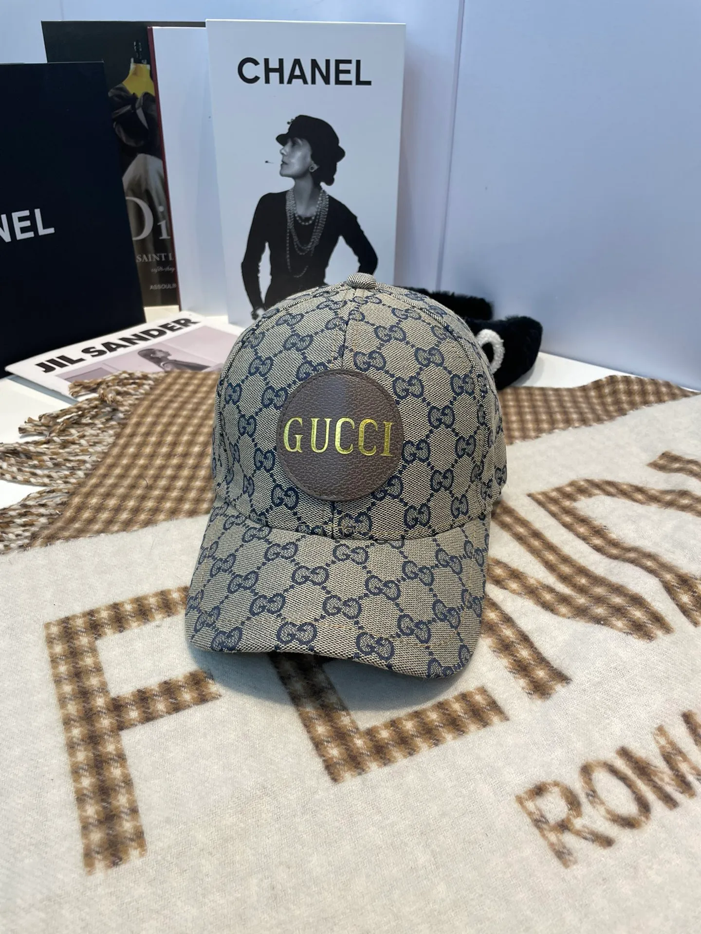 P60 The new Gucci baseball cap from the official website for the spring of 2023. The original quality is very popular. 🔥🎩 The craftsmanship is very exquisite and it is high-end and classy! Low-key luxury, easy to carry! Running volume! Excellent quality 👍 Fashionable and versatile