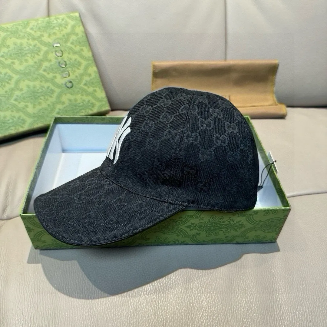 P90 hot-selling full-color NY&Gucci (Gucci) cooperation baseball cap, the latest model at the counter, NY embroidery, 1:1 mold customization, original breathable sail fabric + first-layer cowhide, perfect details, original quality, exclusive physical shooting, suitable for men and women.  , four colors are in stock at the counter!