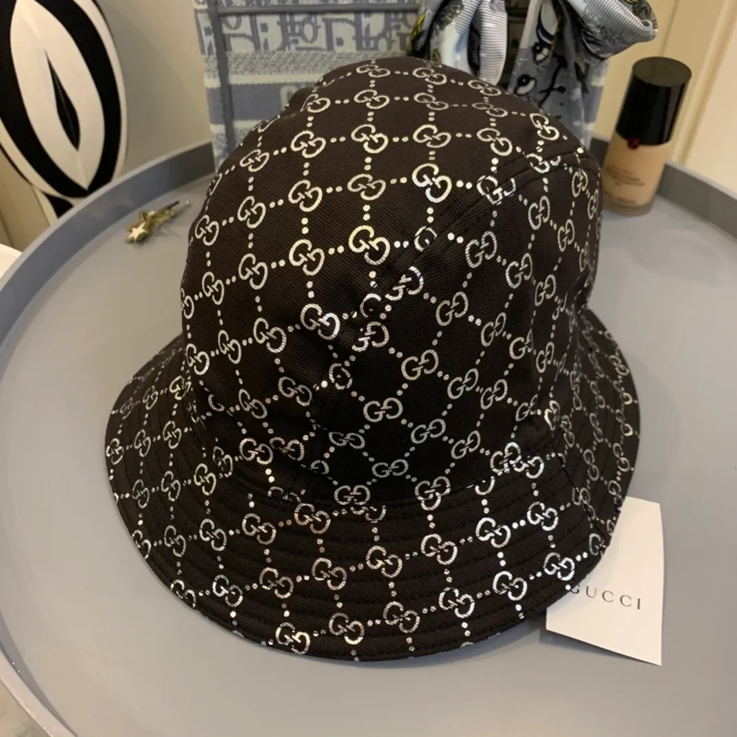 P140 European counters synchronized! Gucci/Gucci 20 early autumn new style white fisherman hat with full logo and flashing silver logo, full of big-name luxury, original blue satin lining, high-end! Head circumference:57cm