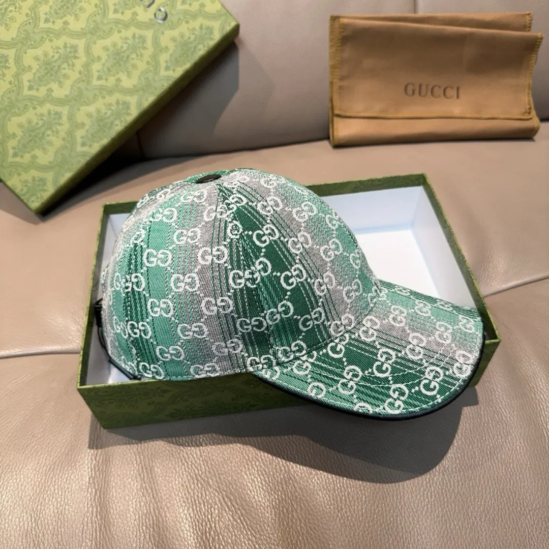 p90, Gucci (Gucci) new original baseball cap, gradient candy double G, 1:1 mold opening and customization at the counter! Original denim fabric + first-layer cowhide, light and breathable! Actual photo, suitable for men and women, basic head circumference 56cm, adjustable patch.