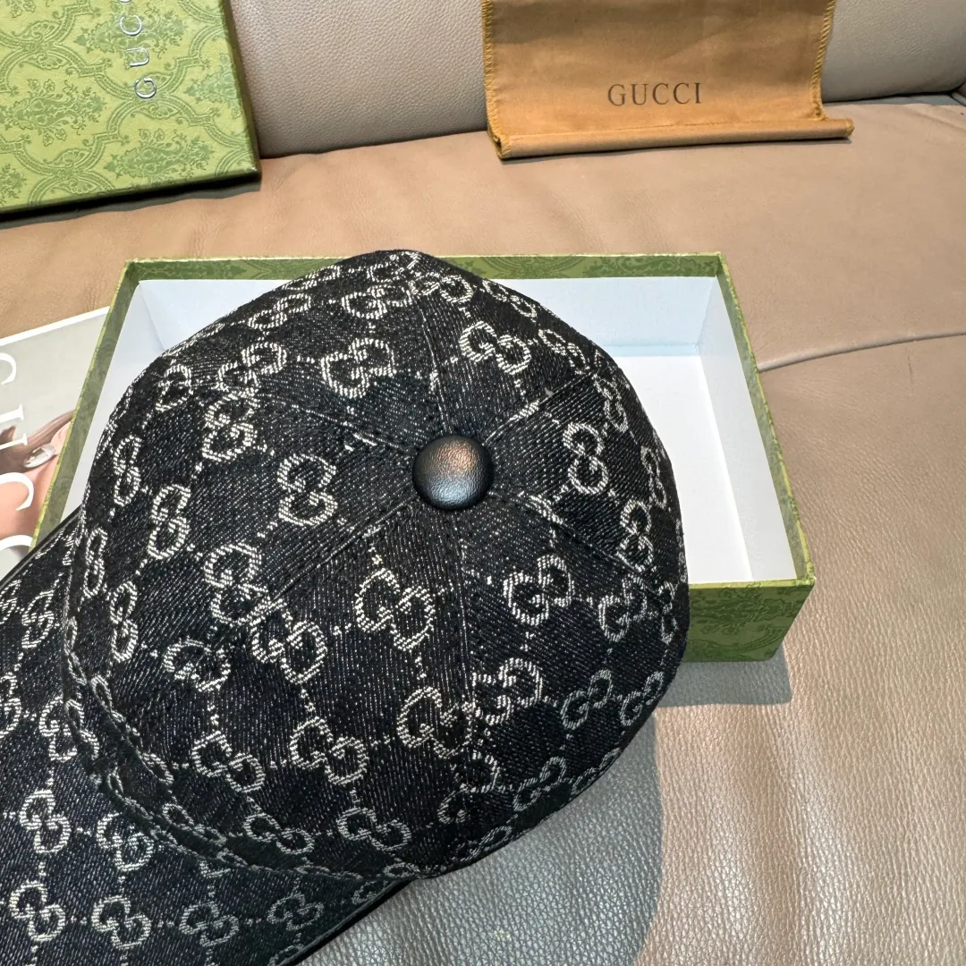 p90, Gucci (Gucci) classic original baseball cap, double G denim jacquard, retro design, 1:1 mold customization at the counter! Original denim fabric + first-layer cowhide, light and breathable! Actual photo, suitable for men and women, basic head circumference 56cm, adjustable patch.