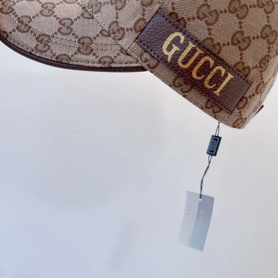 p110 Gucci's new original baseball cap, 1:1 mold opening and customization at the counter, heavy embroidery, original canvas + first-layer cowhide, light and breathable! The quality is great, the basic head circumference is 56cm, the patch is adjustable
