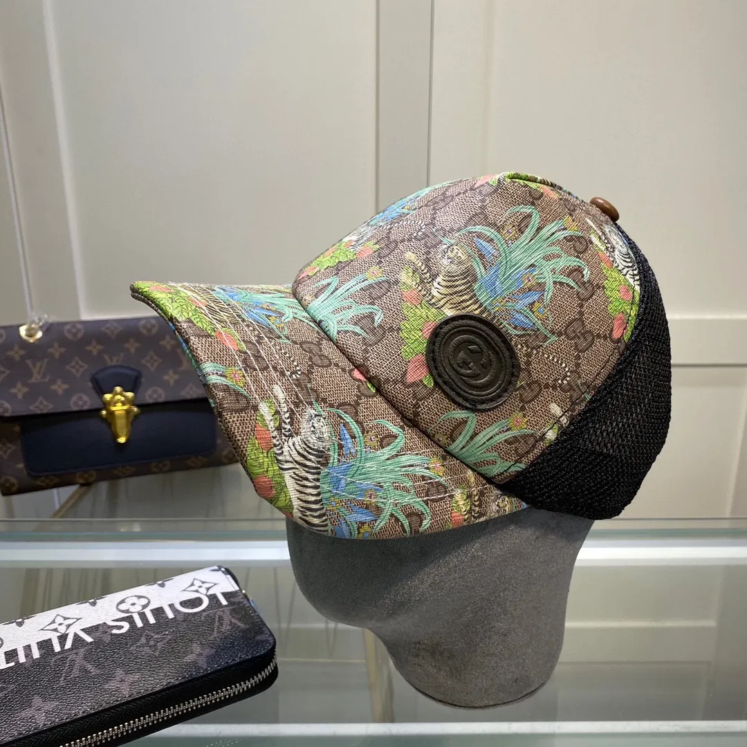 P70💰Gucci Baseball Cap GUCCI🧢Original quality is now available 🔥🎩 The craftsmanship is very exquisite, high-end and classy! Low-key luxury, easy to carry! Running volume! 【68211469】