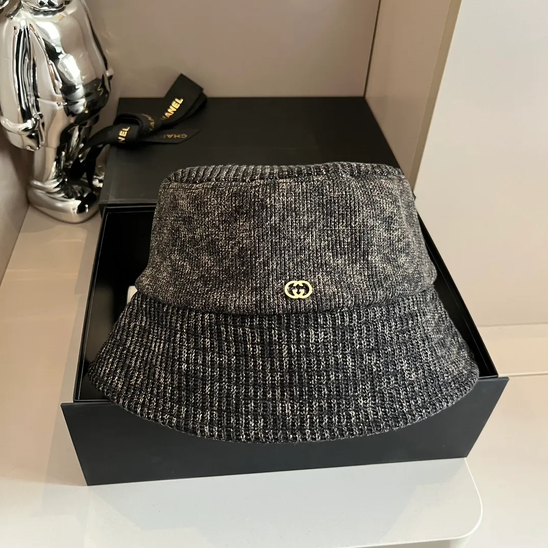 💰120¥ Gucci striped bucket hat, high-end customized fabric. Head circumference 57cm