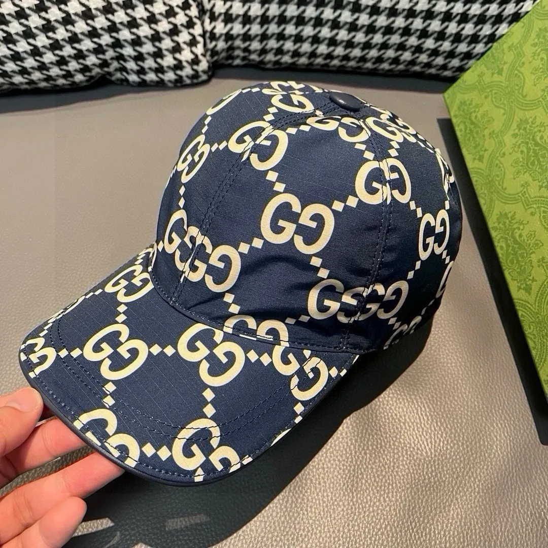 Batch 90, new model shipped from the official website, with packaging bag, Gucci's latest original baseball cap, large double G, 1:1 mold customization at the counter, perfect pattern, original canvas fabric + first-layer cowhide, light and breathable! The basic head circumference is 56cm, and the patch is adjustable.