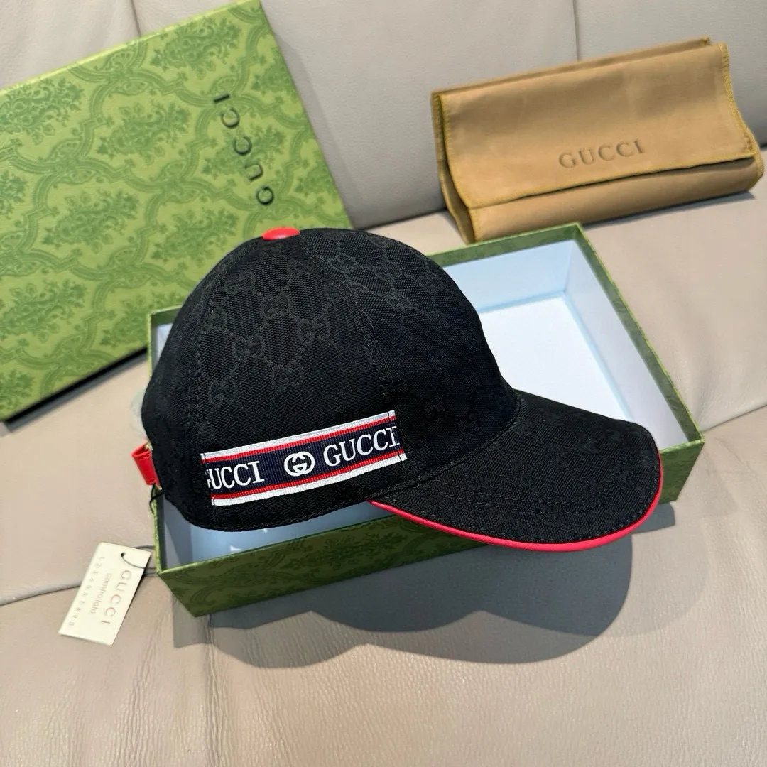 p90., Gucci's new original baseball cap, logo webbing, 1:1 mold opening and customization at the counter, original canvas fabric + first-layer cowhide, light and breathable! The basic head circumference is 56cm, and the patch is adjustable.