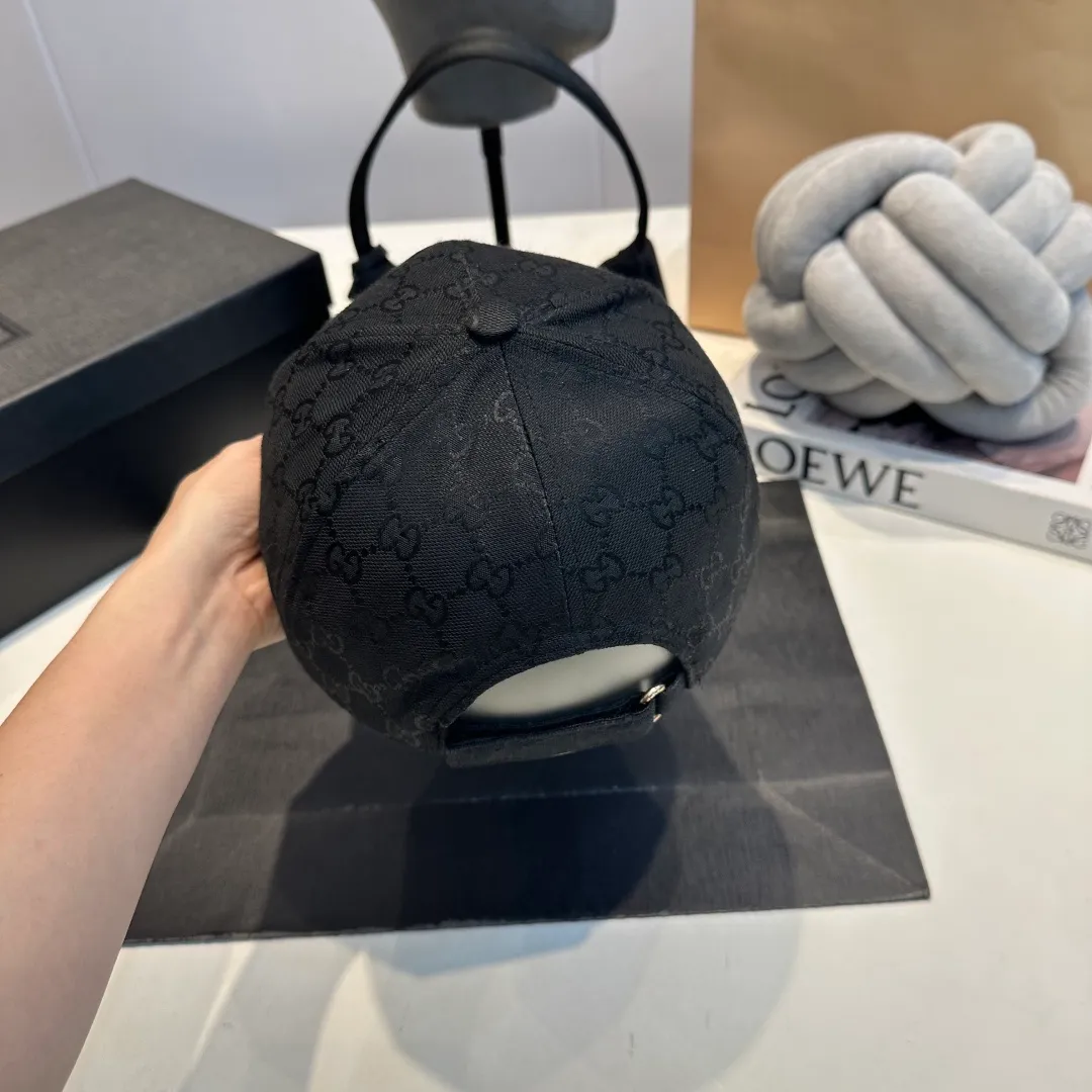 P56 GUCCI 2025 new baseball cap at the counter, very trendy! Casual and sports style, classic production, super easy to match!