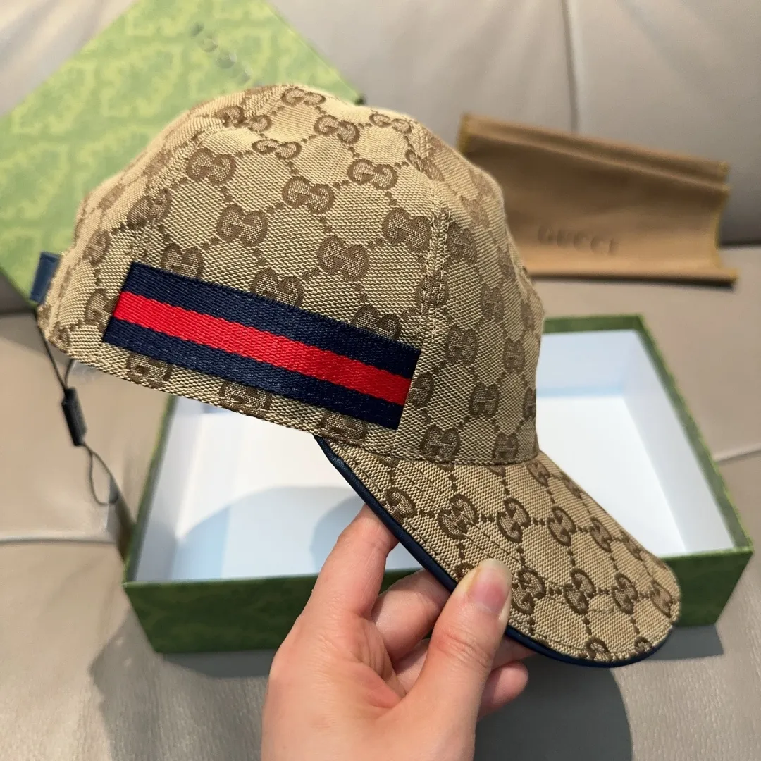 p90 ten thousand year old classic new color is shipped!   , Gucci (Gucci) classic original baseball cap 😍😍 1:1 mold opening and customization at the counter, the highest version, original canvas fabric + first layer of cowhide, light and breathable! Photographed in real life, suitable for men and women in all seasons, basic head circumference 56cm, adjustable patches.