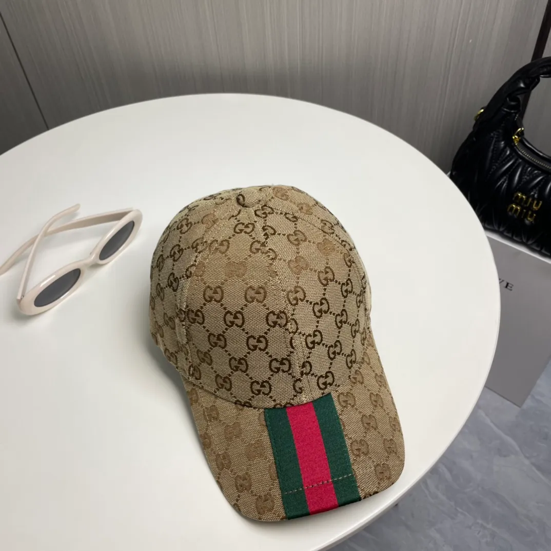 P56 [GUCCI Gucci]🌸2 official website is online simultaneously🎊 Korean version of the new British classic casual atmosphere customized model 1:1 original quality unisex baseball cap Meibang three-dimensional printed geological fabric high quality quality🔥🔥🔥