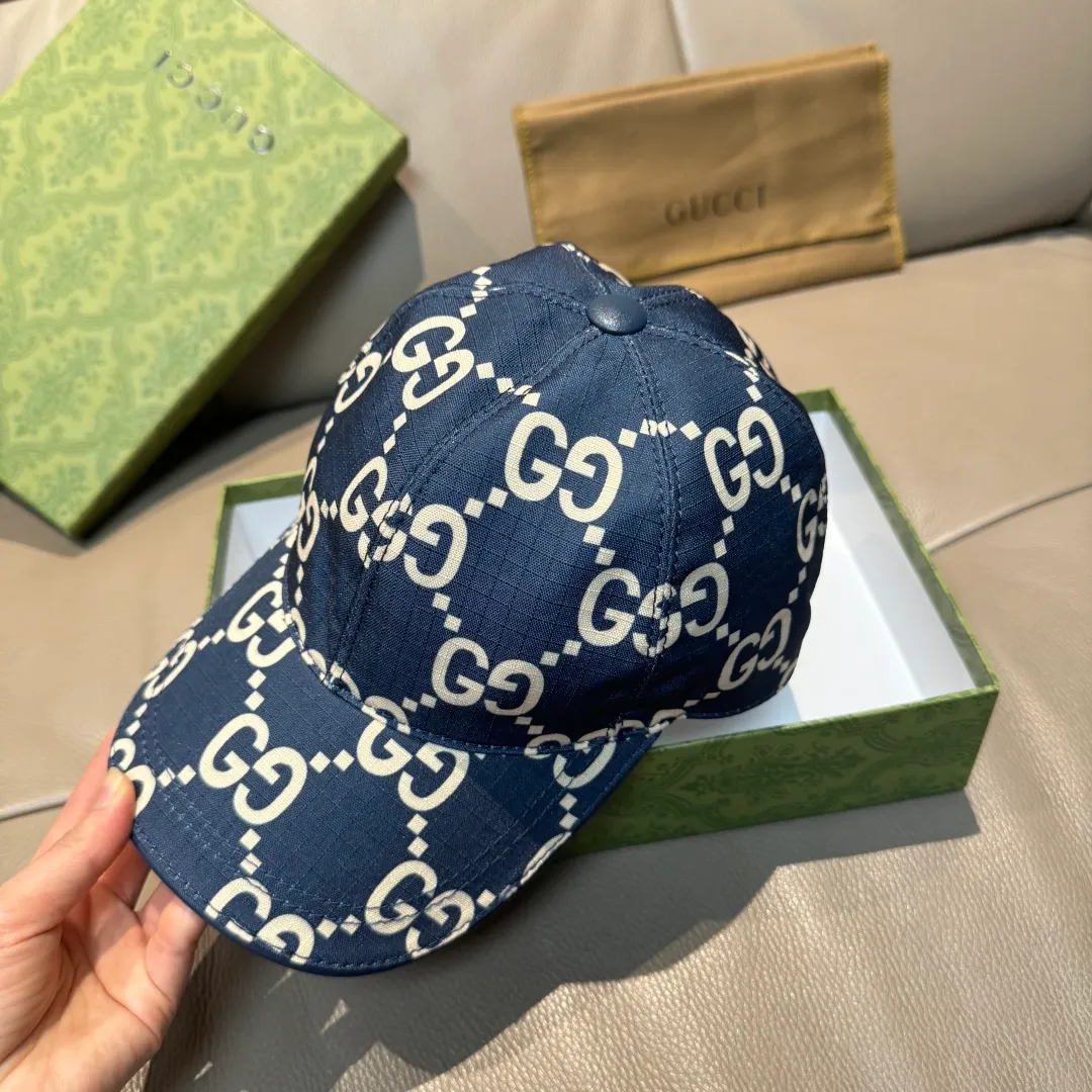 p90 New model shipped from official website. Gucci's latest original baseball cap, large double G, 1:1 mold customization at the counter, perfect alignment, original canvas fabric + first-layer cowhide, light and breathable! The basic head circumference is 56cm, and the patch is adjustable.
