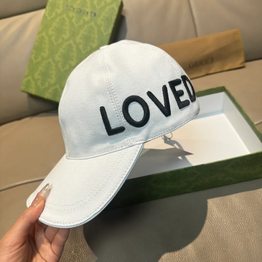 P160, Gucci's new original baseball cap, Loved series, 1:1 mold customization, heavy embroidery, details comparable to counters, original canvas fabric + first-layer cowhide, great quality! The first choice for handsome men and beautiful women, fashionable and versatile. Basic head circumference 56, adjustable patch