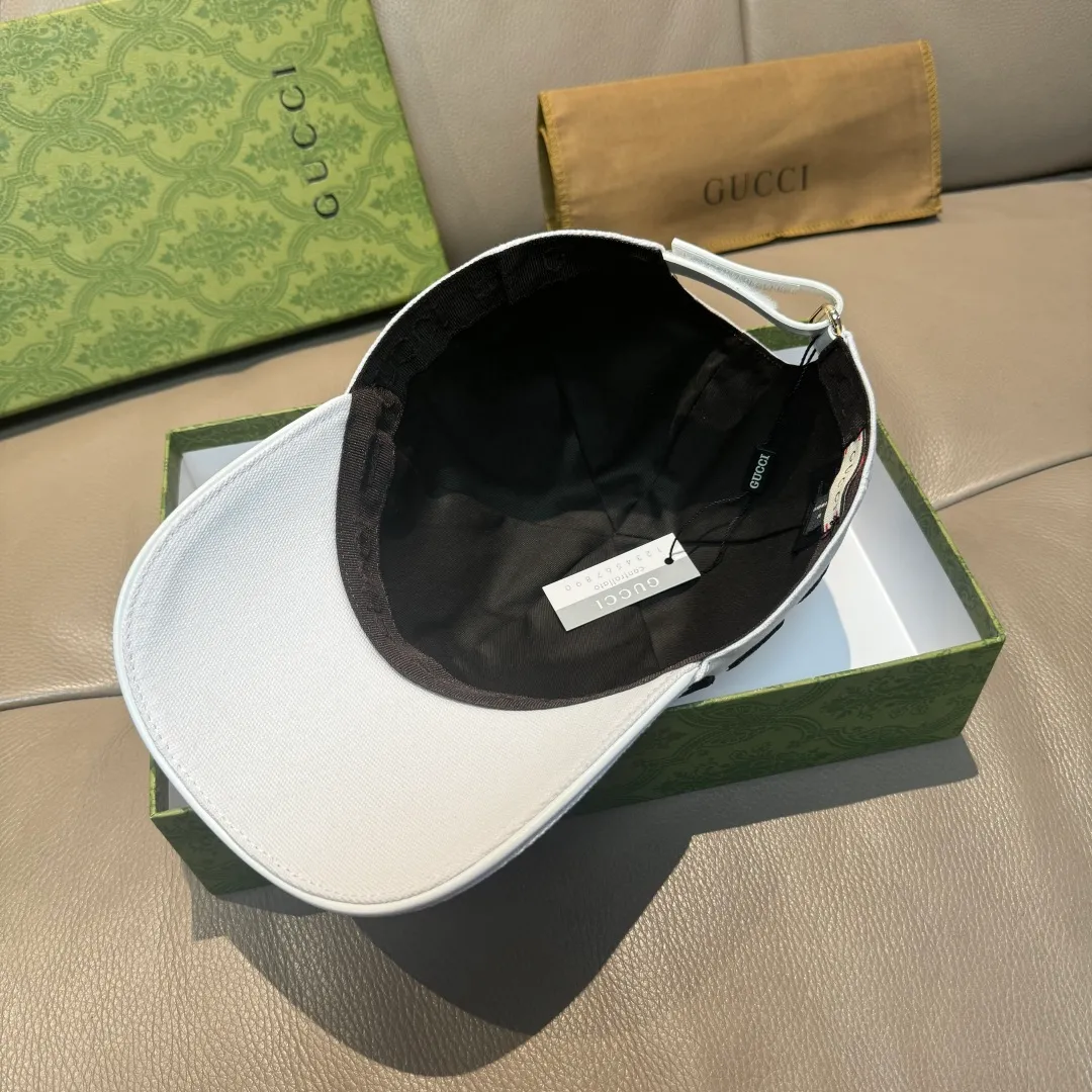 P160, Gucci's new original baseball cap, Loved series, 1:1 mold customization, heavy embroidery, details comparable to counters, original canvas fabric + first-layer cowhide, great quality! The first choice for handsome men and beautiful women, fashionable and versatile. Basic head circumference 56, adjustable patch