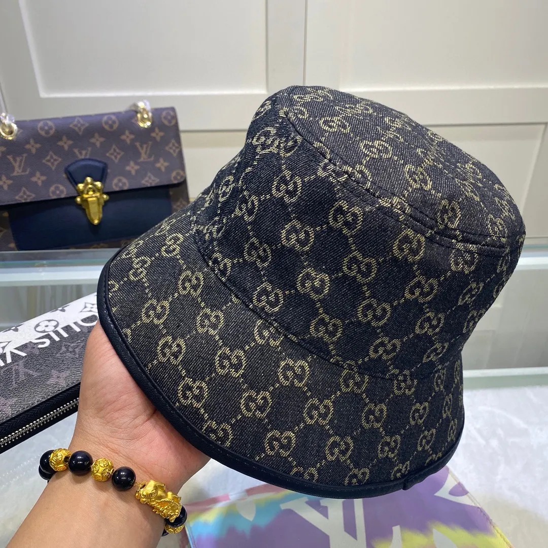 P80💰Gucci Baseball Cap GUCCI🧢Original quality is now available 🔥🎩 The craftsmanship is very exquisite, high-end and classy! Low-key luxury, easy to carry! Running volume! 【68211469】