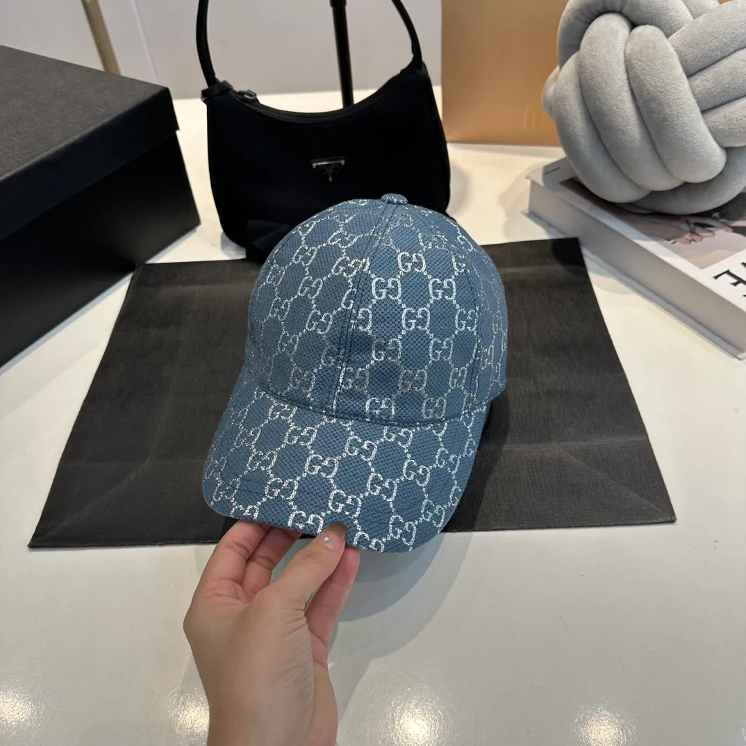 P70 Gucci baseball cap♥️GUCCI🧢New product from the official website, baseball cap, original quality, very popular 🔥🎩 The craftsmanship is very exquisite, high-end and classy! Low-key luxury, easy to carry! Running volume!