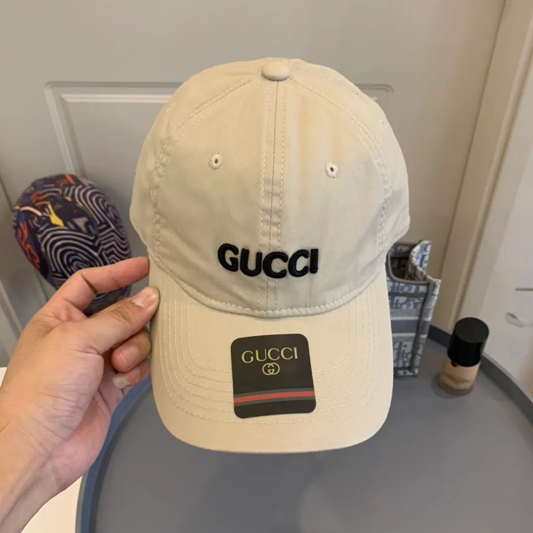 p60 Gucci Baseball Cap♥️GUCCI Baseball Cap🧢Official website new product Gucci Baseball Cap, original quality is very popular 🔥🎩 The craftsmanship is very exquisite, high-end and classy! Low-key luxury, easy to carry! Excellent quality👍Fashionable and versatile