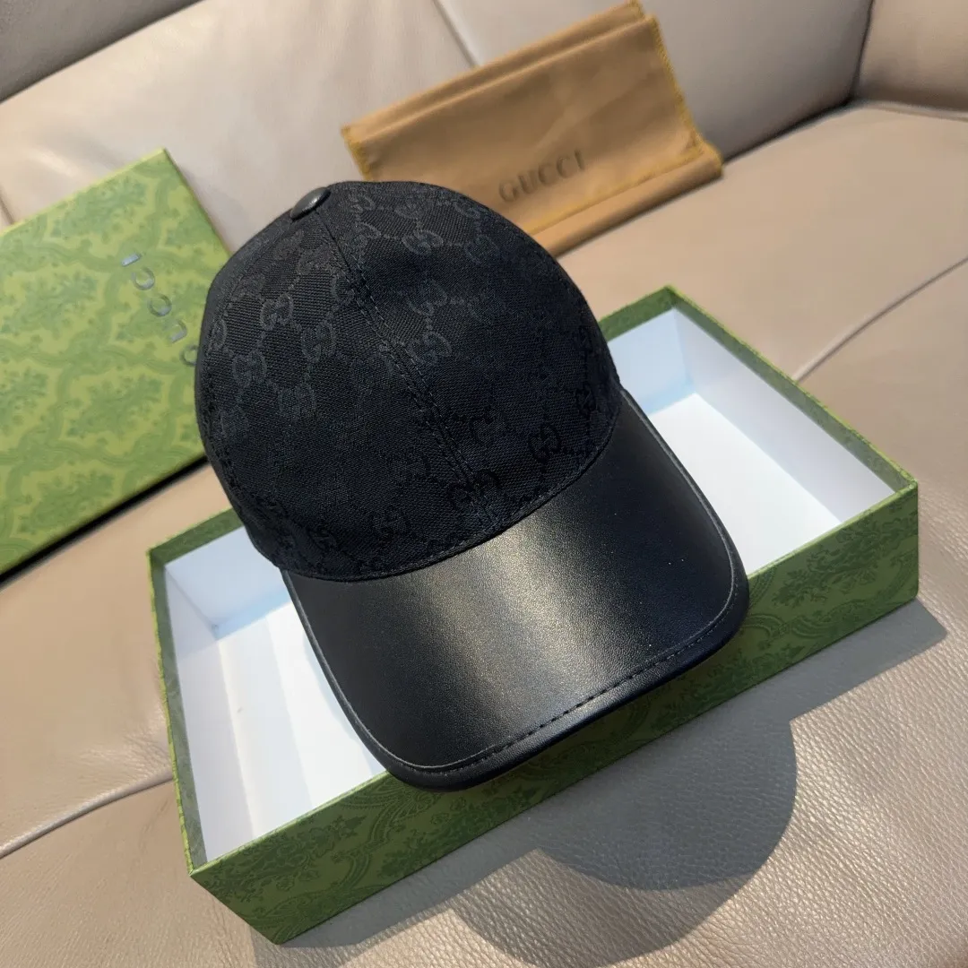 P90, Gucci (Gucci) new original baseball cap, canvas and leather, best-selling model at the counter, 1:1 mold customization, original canvas fabric + first-layer cowhide, fashionable and handsome! The quality is great, the basic head circumference is 56cm, and the patch is adjustable.