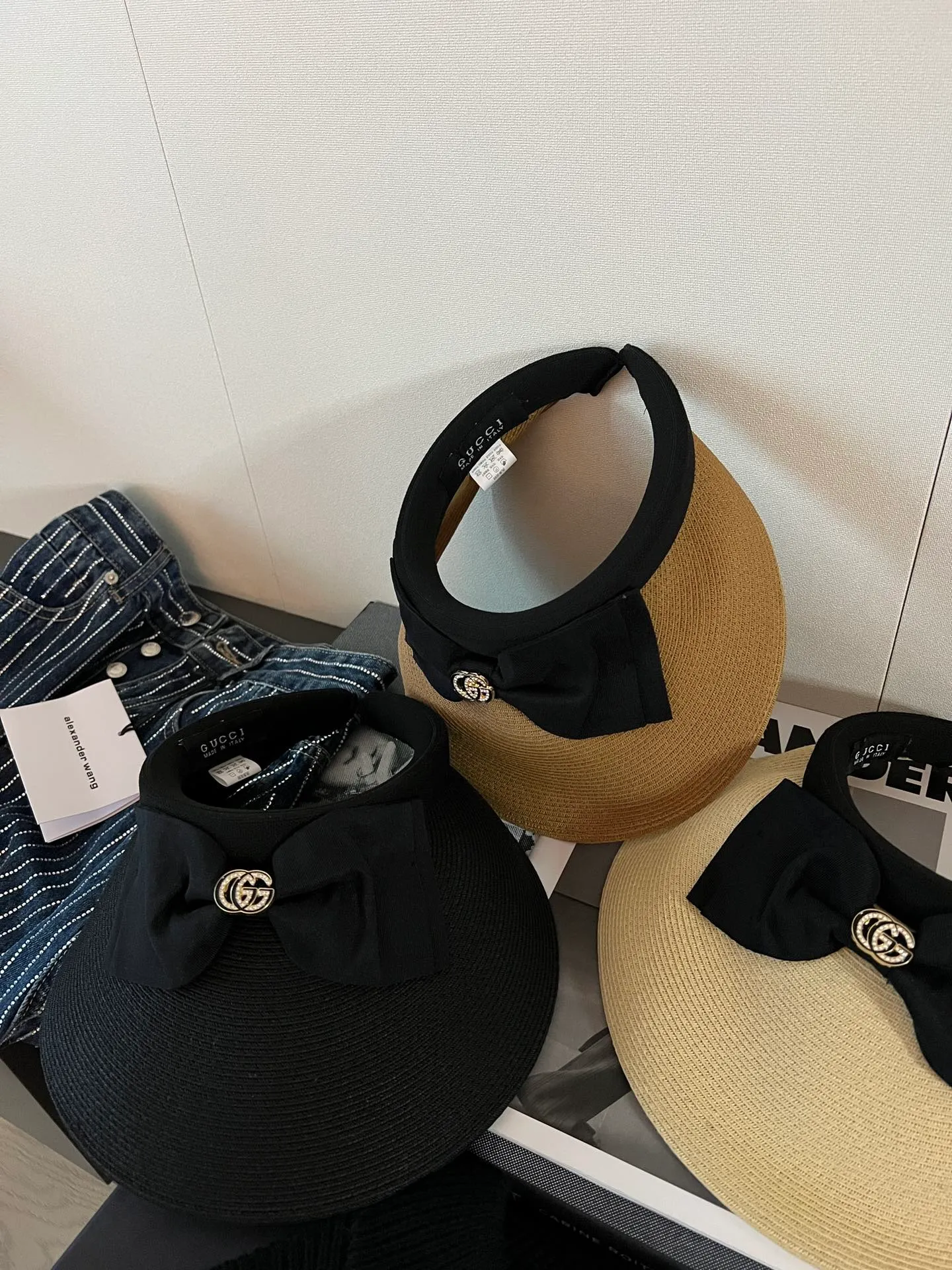 P70 Gucci bow🎀 Decorative hollow hat with small braids. French lady style color is very nice, fashionable and versatile
