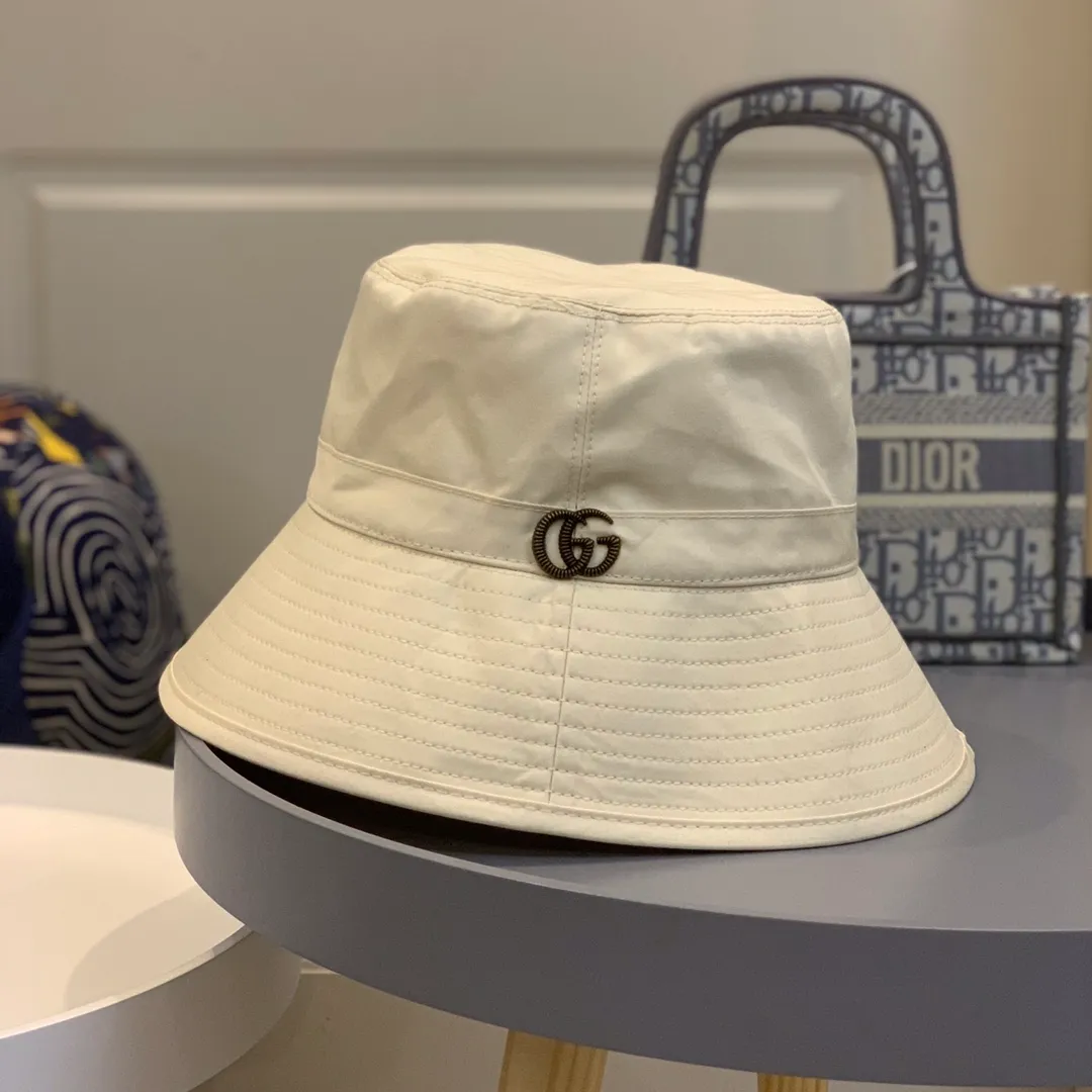 P130 GUCCI Gucci cotton simple fisherman hat, light luxury, low-key minimalist style, invincible sun protection and slimming! Be a quiet little woman! A must-have summer shade for babies! Super convenient storage Material: 100% cotton Head circumference: 57 cm