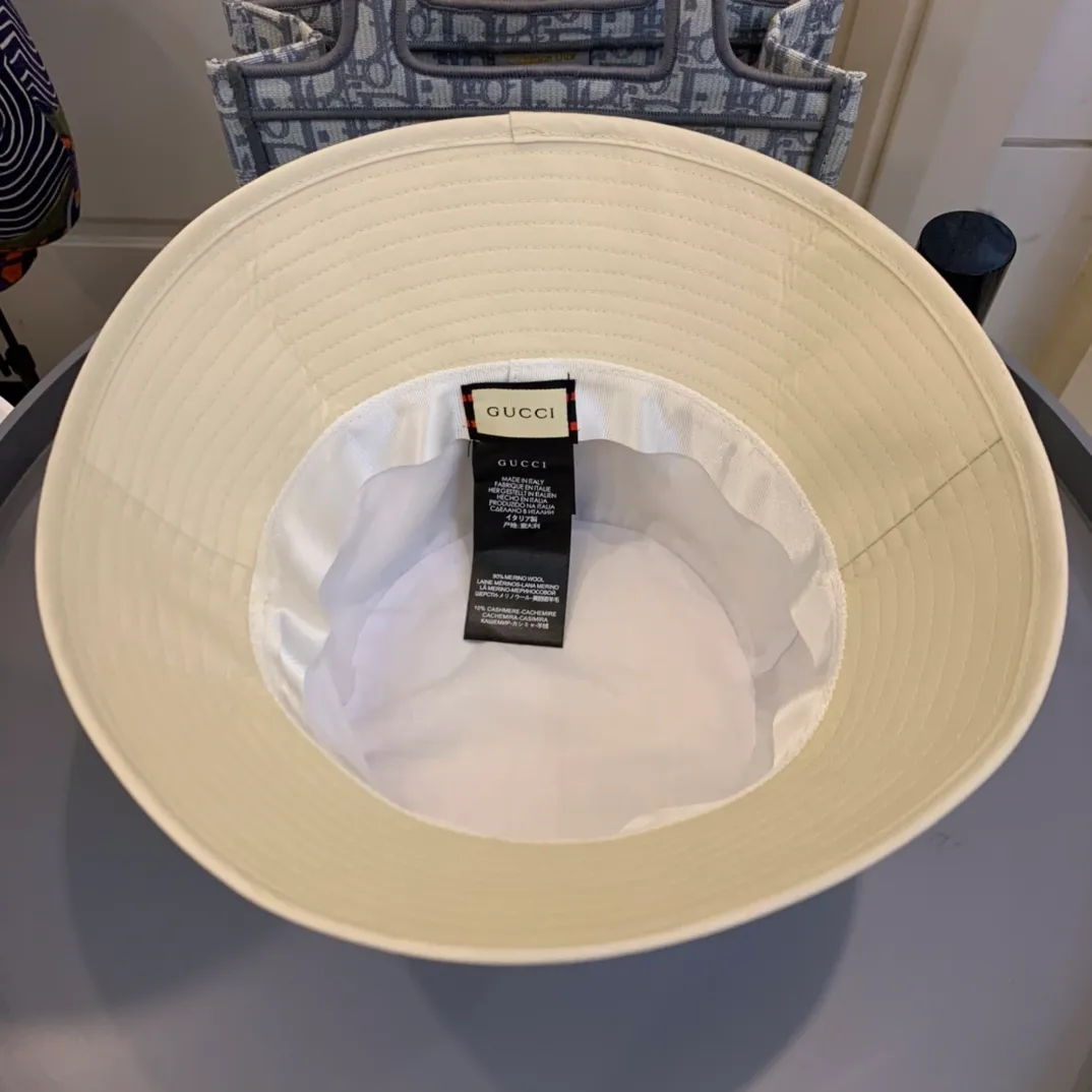 P130 GUCCI Gucci cotton simple fisherman hat, light luxury, low-key minimalist style, invincible sun protection and slimming! Be a quiet little woman! A must-have summer shade for babies! Super convenient storage Material: 100% cotton Head circumference: 57 cm