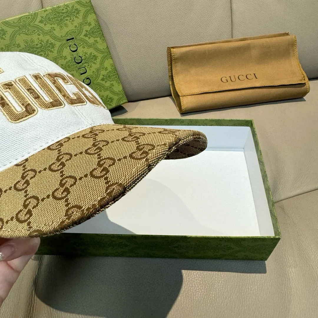 P90., Gucci new original baseball cap, Gucci jacquard. 1:1 mold opening and customization at the counter, original canvas fabric + first layer of cowhide, light and breathable! The basic head circumference is 56cm, and the patch is adjustable.