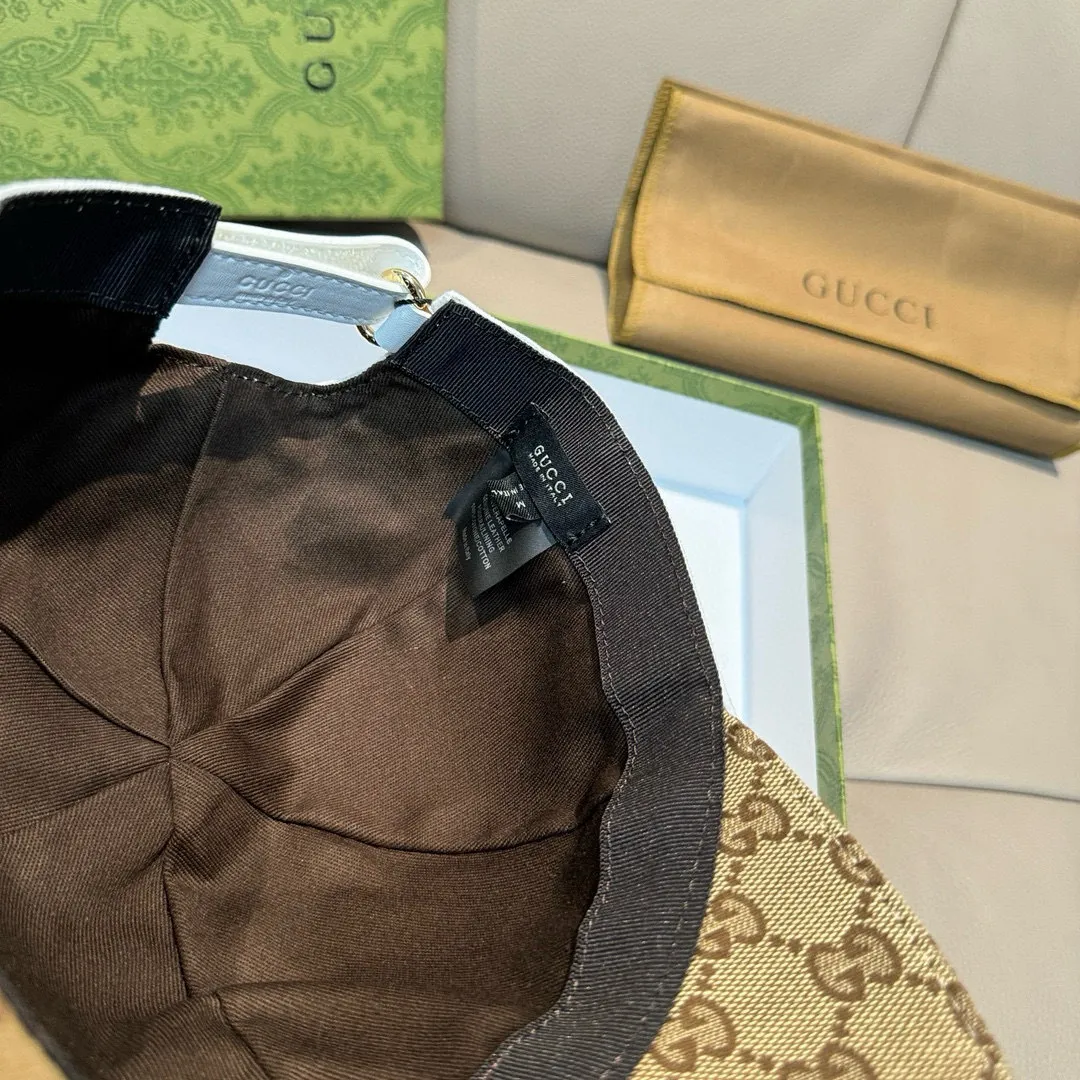 P90., Gucci new original baseball cap, Gucci jacquard. 1:1 mold opening and customization at the counter, original canvas fabric + first layer of cowhide, light and breathable! The basic head circumference is 56cm, and the patch is adjustable.