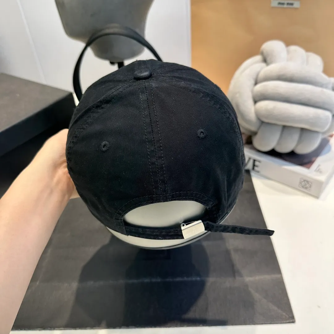 P60 Gucci new original baseball cap, exquisite and pure, stylish and stylish, cool and fashionable, great quality