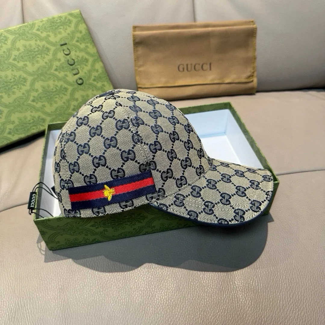 p90 ten thousand year classic model shipped!   , Gucci (Gucci) classic original baseball cap😍😍Little Bee, 1:1 mold opening and customization at the counter, the highest version, original canvas fabric + first layer of cowhide, pure cotton lining, light and breathable! Photographed in real life, suitable for men and women in all seasons, basic head circumference 56cm, adjustable patches.