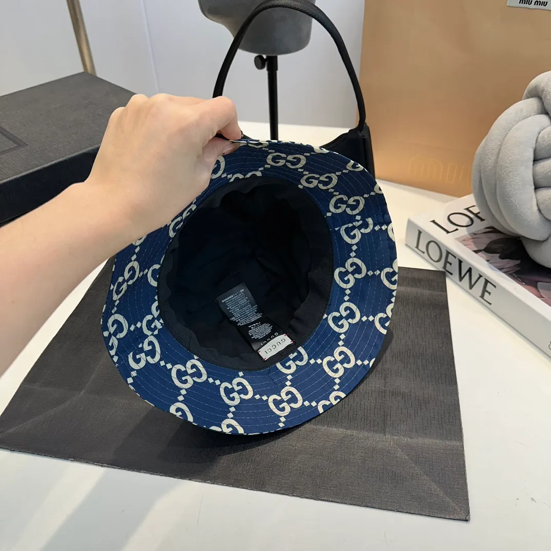 P50 GUCCI bucket hat, a new product from the official website, the original quality of the fisherman hat is very popular 🔥🎩 The craftsmanship is very exquisite, high-end and classy! Low-key luxury, easy to carry! Running volume!