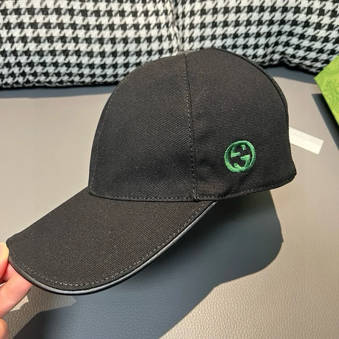 P90 Gucci (Gucci) latest original baseball cap, double G small embroidery, 1:1 mold opening and customization at the counter, price at the counter 6932+, hot-selling model for purchasing🥰🥰original canvas fabric + original customized elastic webbing, pure cotton lining, light, breathable, fashionable and versatile, great quality, shipped in black and white!