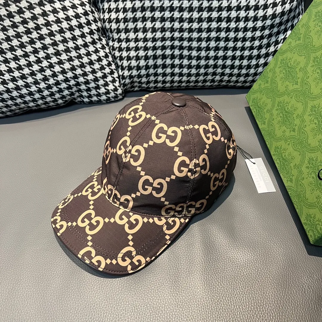 🉐️90 new models shipped from the official website, Gucci's latest original baseball cap, large double G, 1:1 mold customization at the counter, perfect pattern, original canvas fabric + first-layer cowhide, light and breathable! The basic head circumference is 56cm, and the patch is adjustable.