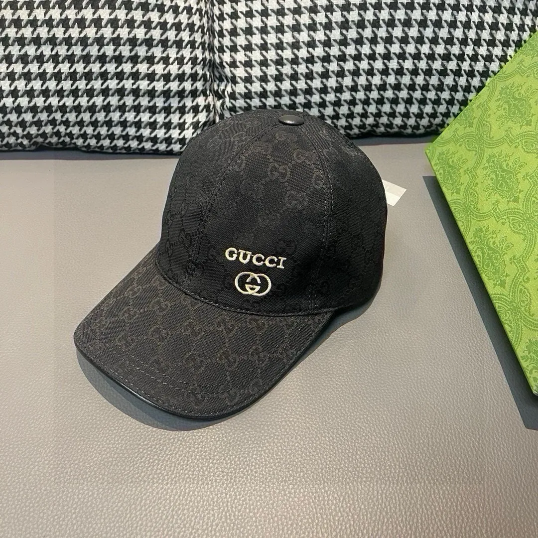 p90 ten thousand year classic model shipped!   , Gucci (Gucci) classic original baseball cap 😍😍 small gold embroidery, 1:1 mold opening and customization at the counter, the highest version, original canvas + first-layer cowhide, pure cotton lining, light and breathable! Photographed in real life, suitable for men and women in all seasons, basic head circumference 56cm, adjustable patches.