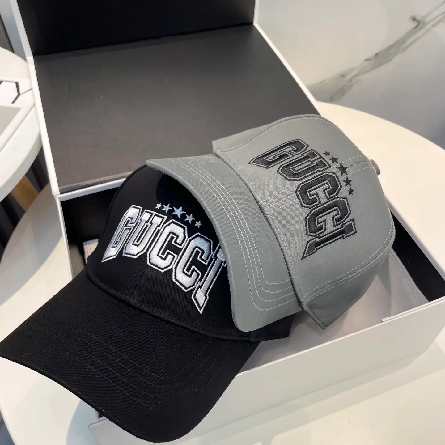 P66 original quality GUCCI Gucci Baseball Cap🧢Official website new product Gucci Baseball Cap🧢is coming soon. The craftsmanship is very exquisite, high-end and classy! Low-key luxury, easy to carry! Running volume!