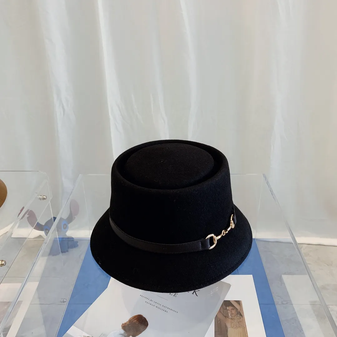P130 GUCCI Paris flat-top double F webbing wool top hat 🎩 High-end wool top hat series, large-brimmed top hat, very concave shape, a top hat with full aura 🎩 Material: 100% wool Head circumference: 58cm