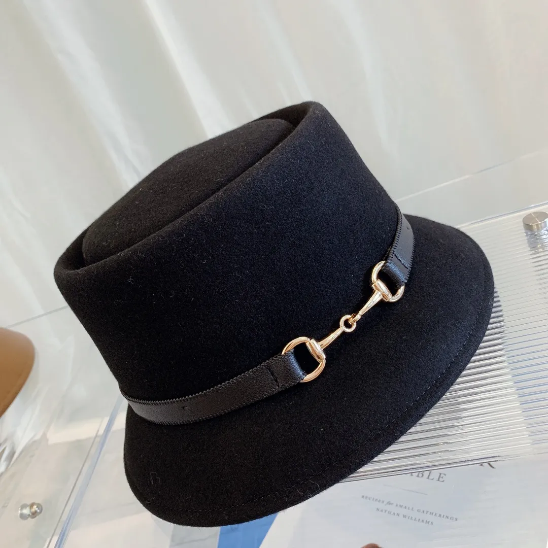 P130 GUCCI Paris flat-top double F webbing wool top hat 🎩 High-end wool top hat series, large-brimmed top hat, very concave shape, a top hat with full aura 🎩 Material: 100% wool Head circumference: 58cm