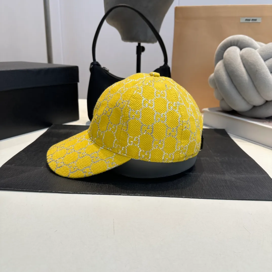 P70 Gucci baseball cap♥️GUCCI🧢New product from the official website, baseball cap, original quality, very popular 🔥🎩 The craftsmanship is very exquisite, high-end and classy! Low-key luxury, easy to carry! Running volume!